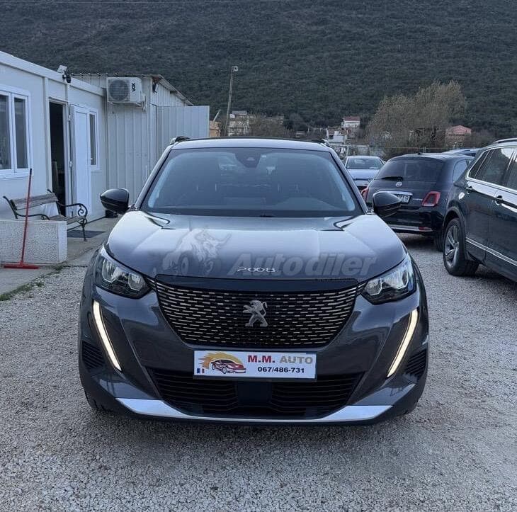 Peugeot - 2008 - 1.5 HDI ALLURE 04/2022g AUTOMATIK