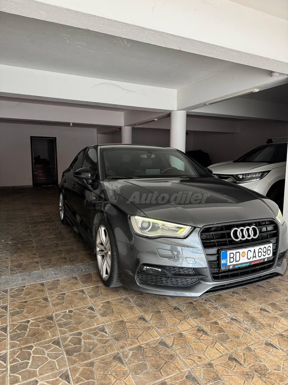 Audi - A3 - 1.4 TFSI  3 x S - LINE