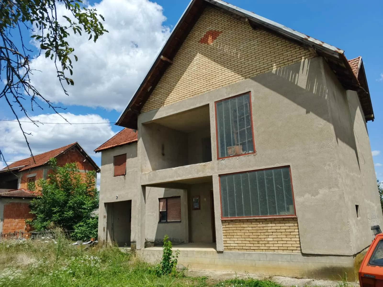 KUĆA U TRNAVI KOD ČAČKA